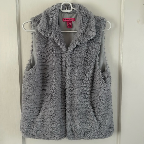 Betsy Johnson Gray fuzzy vest - Picture 1 of 4